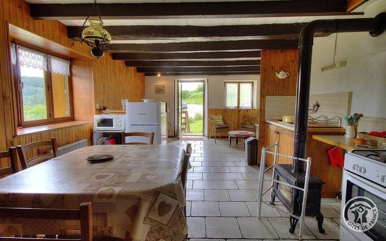 Gîte pour 6 personnes, avec jardin, animaux acceptés dans Rhône - 4