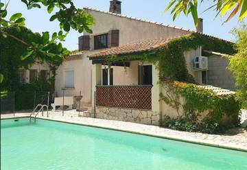 Cottage pour 6 personnes, avec piscine ainsi que vue et jardin, animaux acceptés à Montady