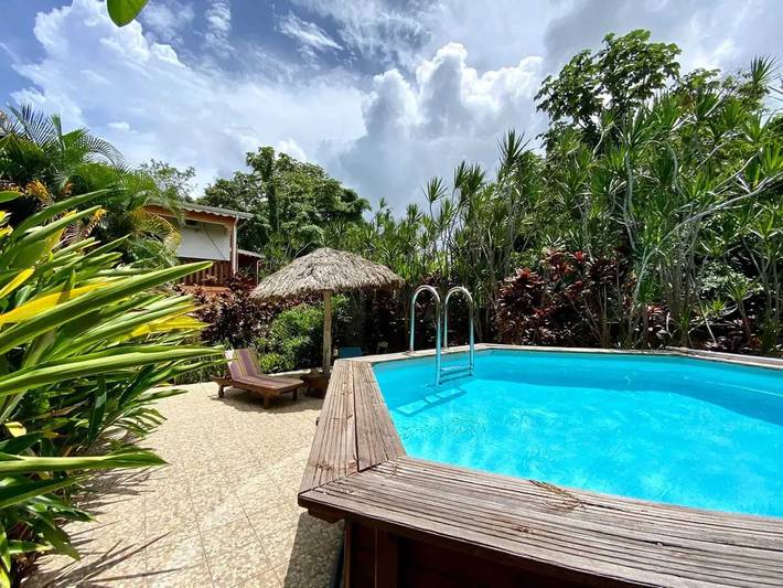 Gîte pour 2 personnes, avec piscine et terrasse à Petit-Bourg - 2