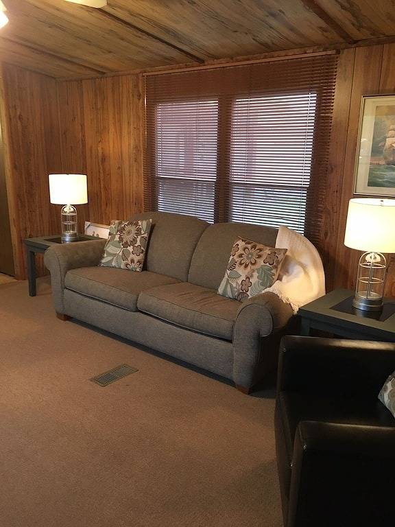 Fishing from the dock, Waterfront cabin, free kayaks for your use! in Sneads Ferry, Camp Lejeune