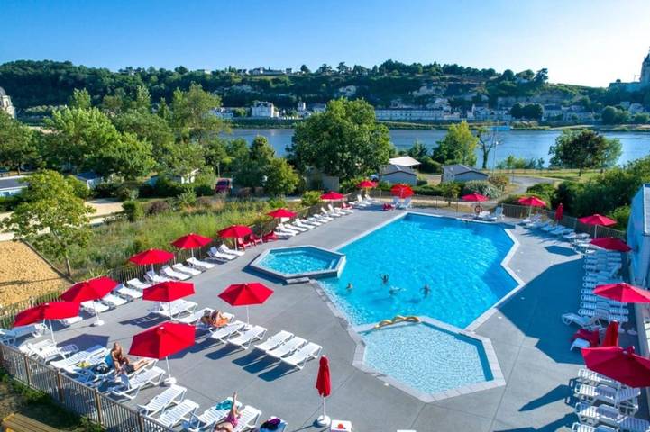 Location de vacances pour 6 personnes, avec sauna ainsi que jacuzzi et bassin pour enfant à Saumur