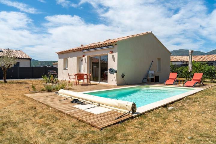 Maison de vacances pour 4 personnes, avec vue ainsi que jardin et piscine