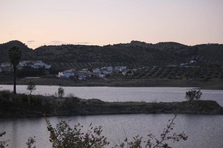 Casa rural para 16 personas, con piscina y terraza además de jardín y vistas, Se admiten mascotas en Comarca Metropolitana de Jaén - 3