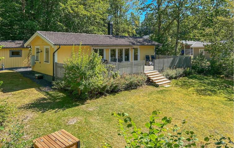 Hus för 5 Personer, med terass och trädgård i Bromölla