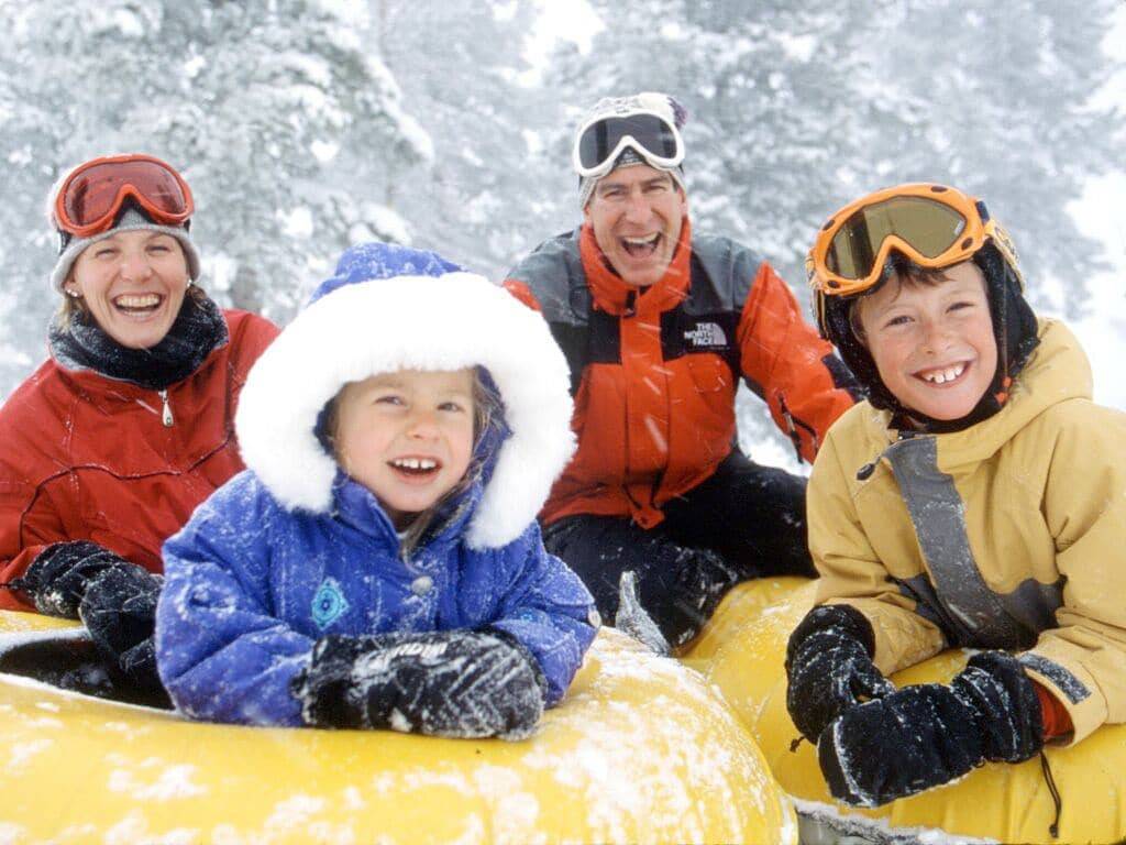 Ganze Wohnung, Geräumige Wohnung w / Free Wifi, Parkplatz, beheizter Pool, Whirlpools, Skifahrer Shuttle, in Avon, Beaver Creek