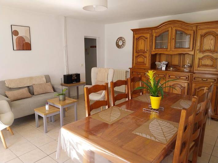 Location de vacances pour 4 personnes, avec Terrasse ainsi que Jardin et Vue à Ruch (homonymie)