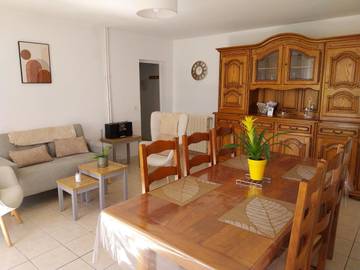 Gîte pour 4 personnes, avec vue et jardin à Ruch (homonymie)