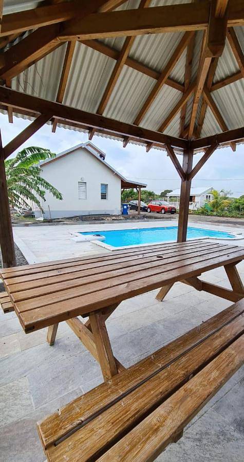 Appartement de vacances pour 3 personnes, avec piscine et jardin