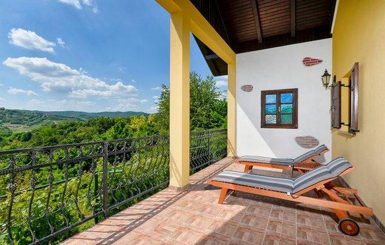 Ferienhaus für 6 Personen, mit Balkon/Terrasse und Sauna, mit Haustier