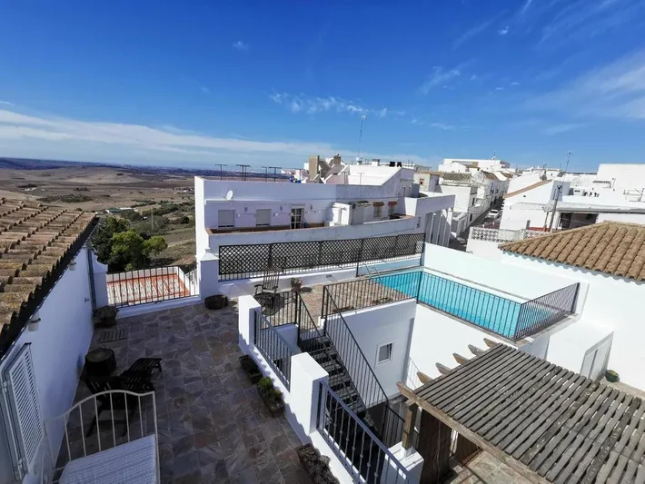 Apartamento de vacaciones para 4 personas, con vistas además de terraza y piscina - 1