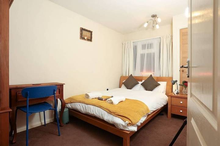 Wohnstätte-Eigenes Badezimmer-Komfort-Gartenblick in Warwick, Warwickshire