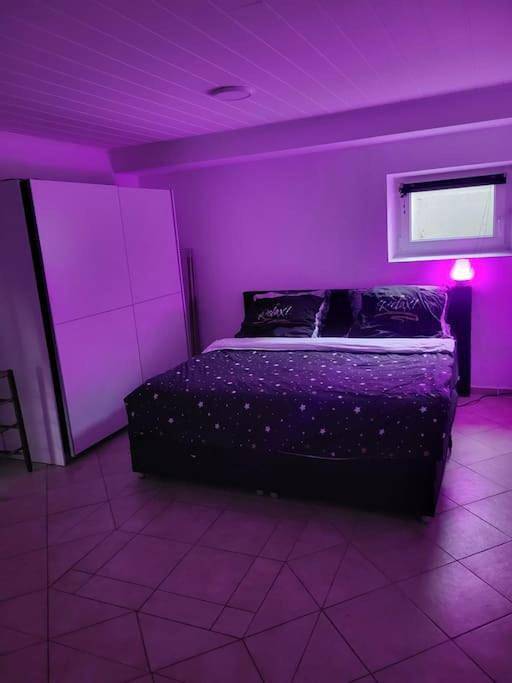 Ferienwohnung für 5 Personen, mit Whirlpool und Terrasse sowie Garten in Weilerswist