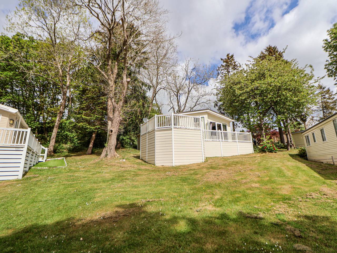 155 Woodland Hall (Lyons) in Denbighshire