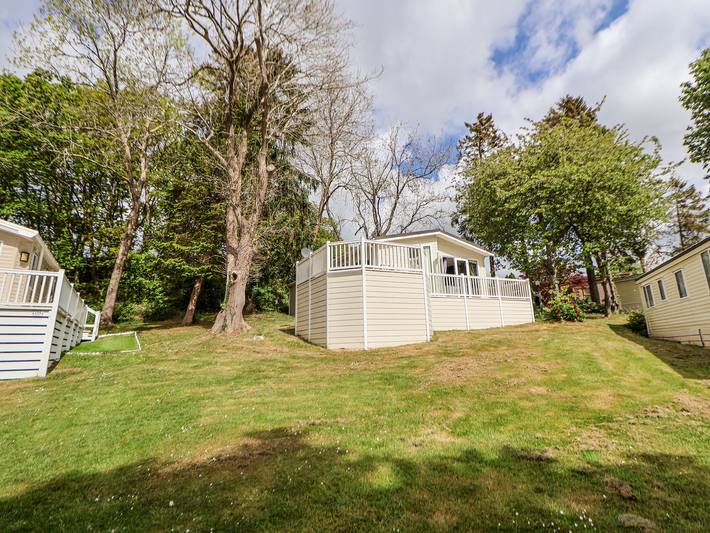 155 Woodland Hall (Lyons) in Denbighshire