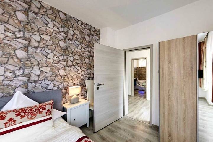 Ferienhaus für 14 Personen, mit Whirlpool und Sauna sowie Balkon, mit Haustier in Daun - 4