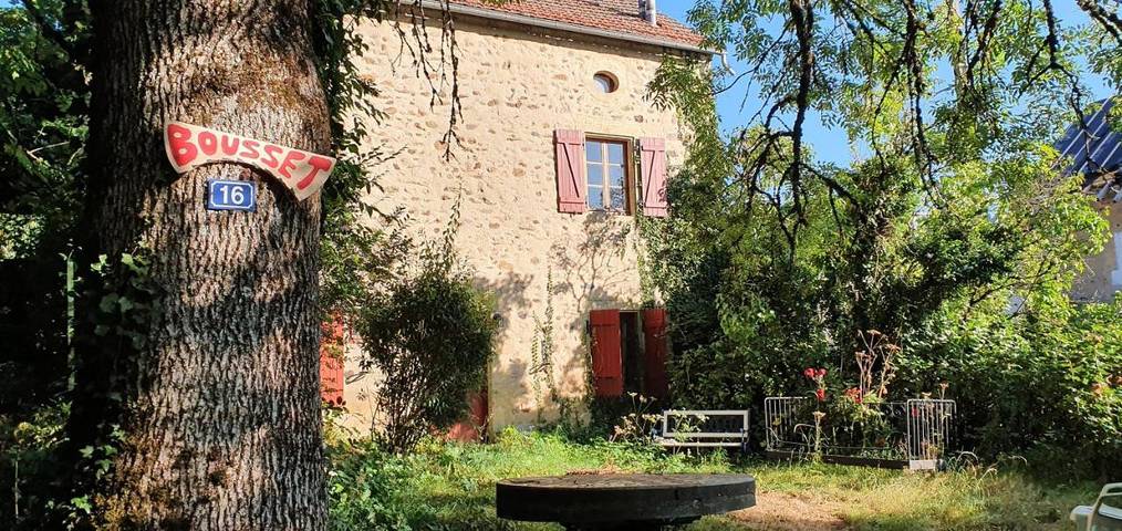 Location de vacances pour 2 personnes, avec vue ainsi que jardin et piscine, animaux acceptés à Chiddes - 4