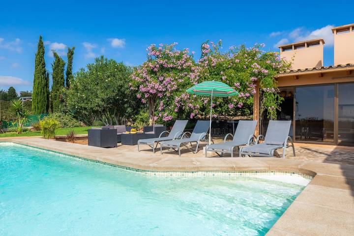 Bonita moradia com piscina, Wi-Fi, terraços, jardim e vista deslumbrante; estacionamento disponível in S'Alqueria Blanca, Santanyí