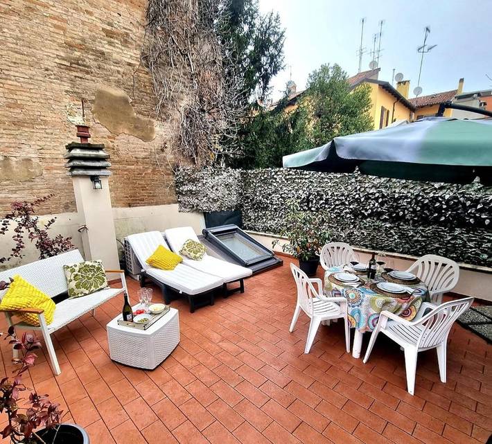Loft per 4 persone, con giardino e panorama, con animali domestici a Bologna