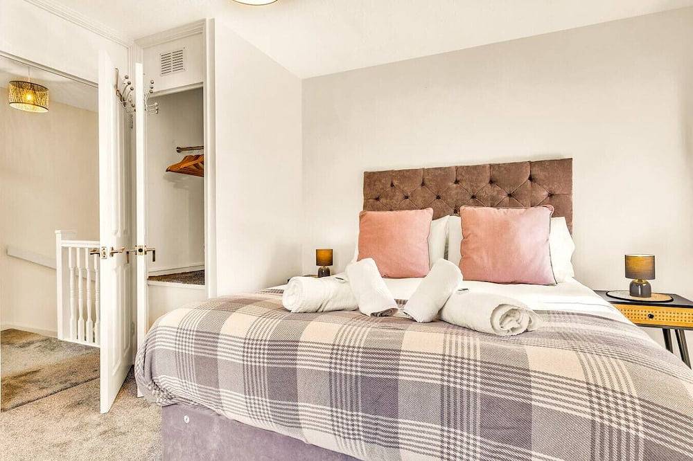 Wheatley House • Excellent Location • Free Parking • Garden • Fast Wifi • Smart Tvs • Yoko Property in Milton Keynes, Südostengland
