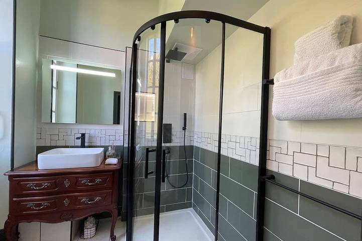 Château pour 12 personnes, avec piscine dans le Puy-de-Dôme - 4