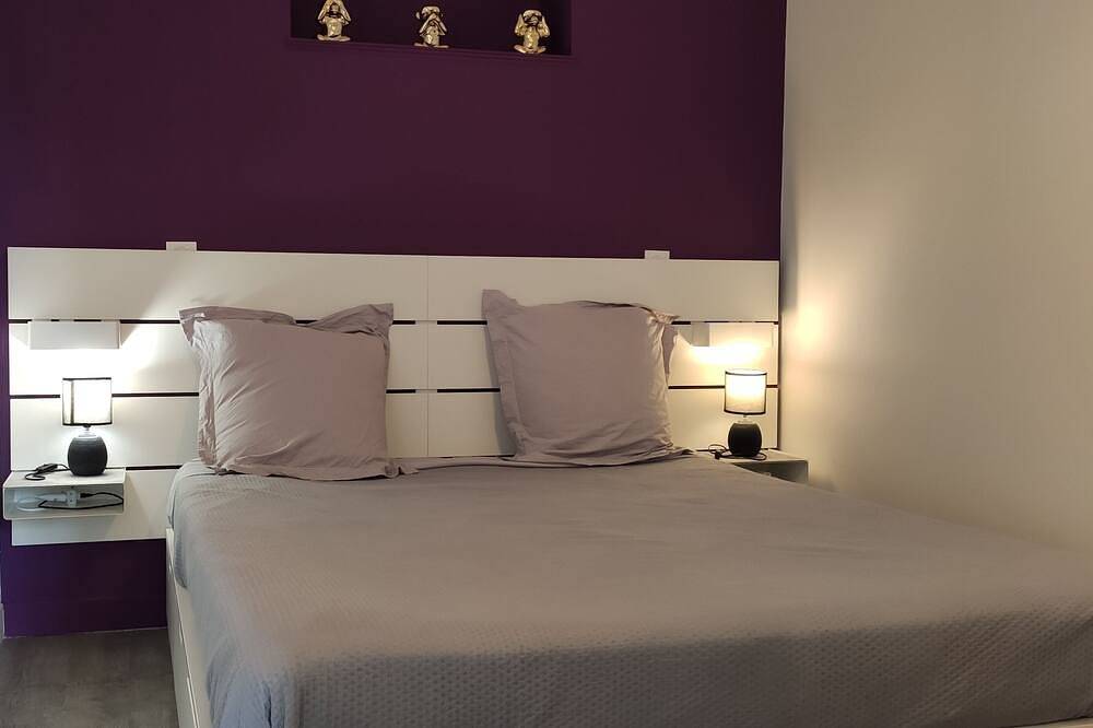 Apartamento entero, T2 apartment 5 minutes walk from downtown in Beaune, Beaune region