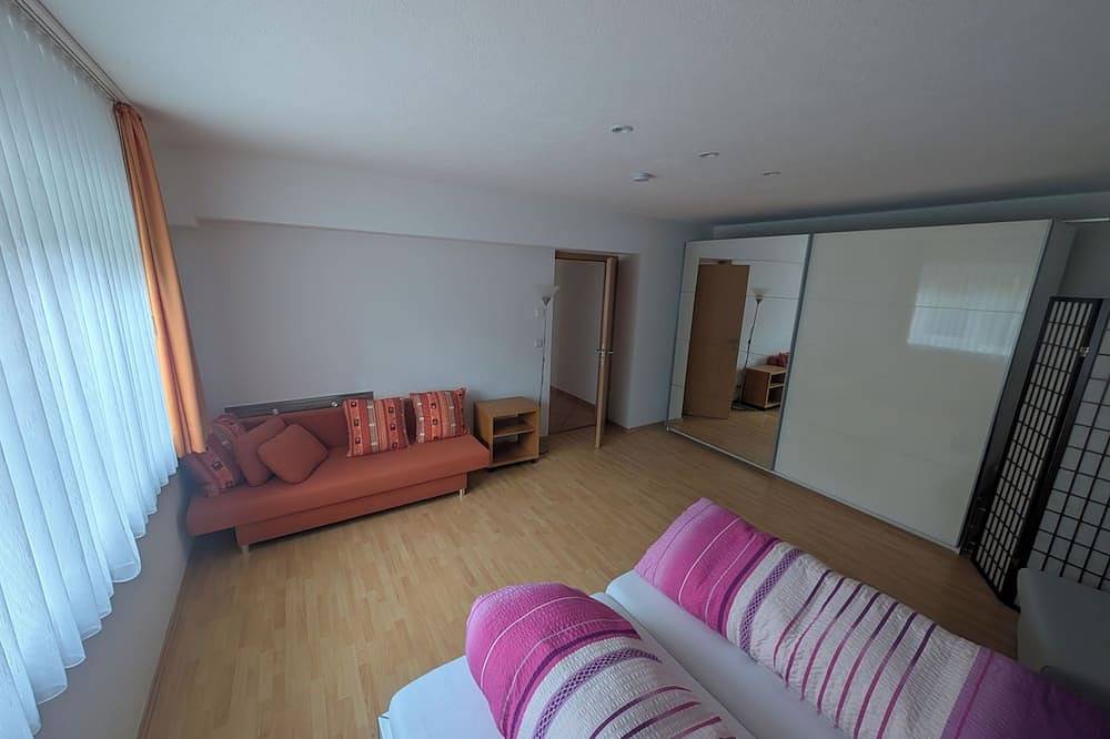 Geheel appartement, Sonneck vacation apartment for 4 people with direct access to the garden. in Feldberg (Schwarzwald), Feldberg