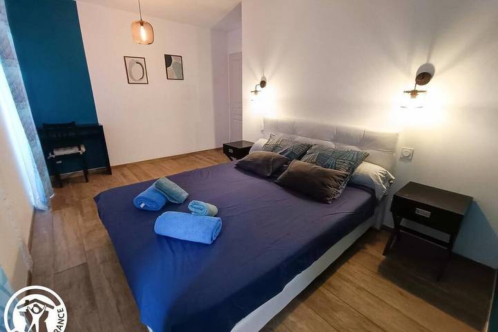 Location de vacances pour 8 personnes, avec jardin à Crégols - 2