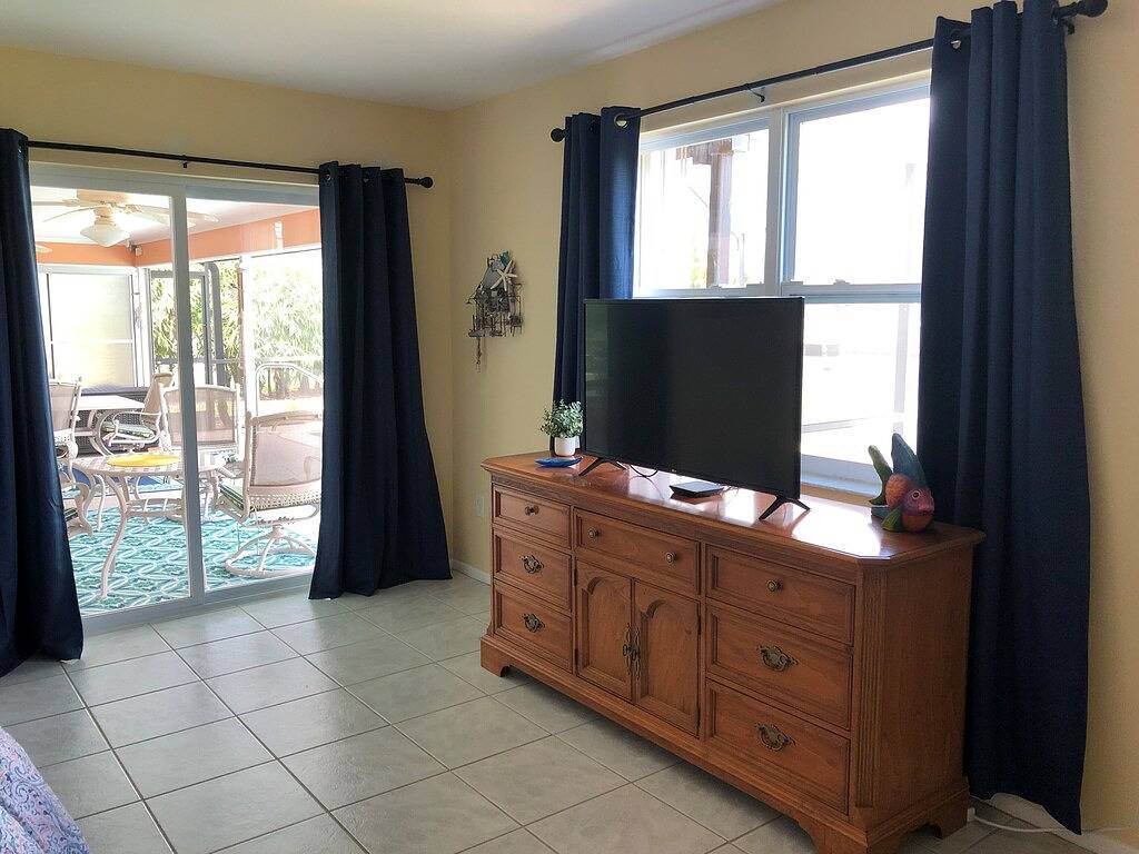 Punta Gorda Isles Updated 2b2b Canal Pool Home - Jan-March Weeks Available! in Punta Gorda, Charlotte County