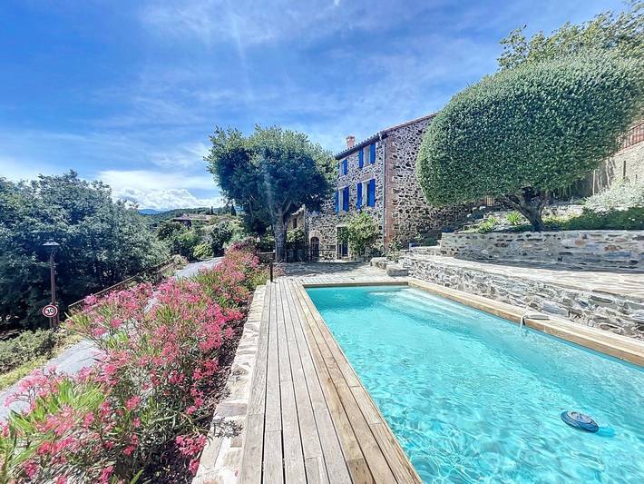 Gîte pour 4 personnes, avec Terrasse ainsi que Jardin et Piscine