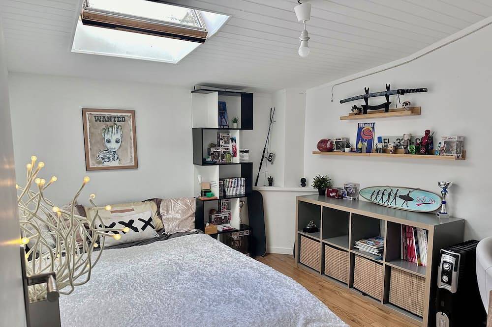 100 m² town house with private pool, 2 steps from the tramway in Talence, Bordeaux region