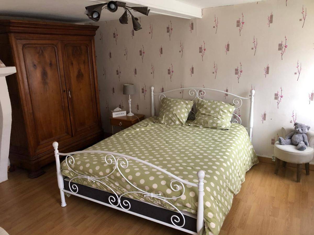 Appartement de vacances entier, Double Room in Lacroix-sur-Meuse, Région de Commercy