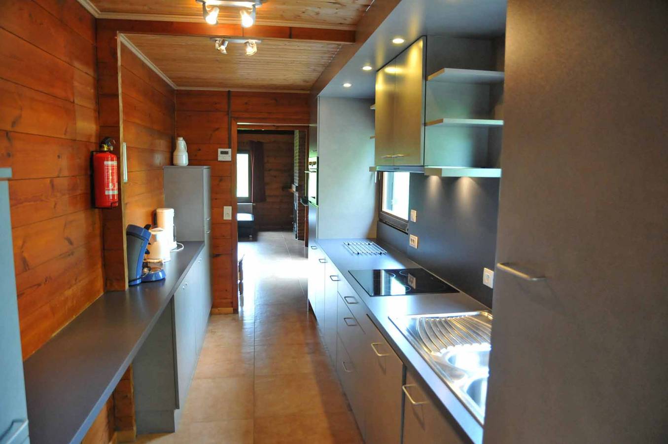 Gemütliches Wellness Bungalow für 9 Personen mit Sauna, Dampfbad und Whirlpool. in Houyet, Region Namur