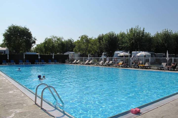 Ferienhaus für 6 Personen, mit Garten und Pool