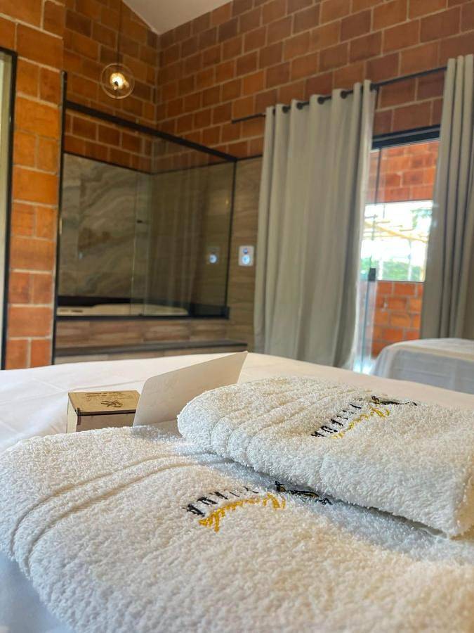 Casas rurais para 4 pessoas, com jardim e piscina e ainda jacuzzi, adaptado a crianças em Socorro
