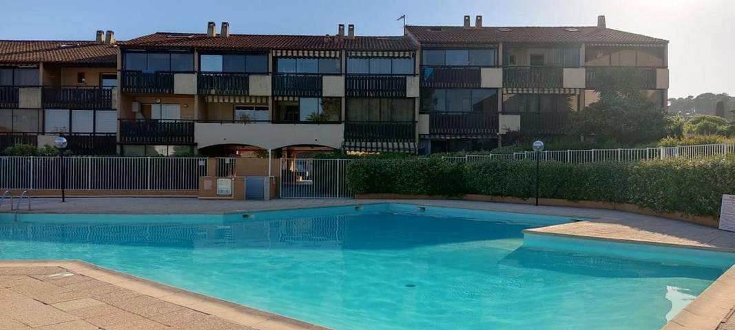 Appartement de vacances pour 4 personnes, avec piscine et jardin - 1