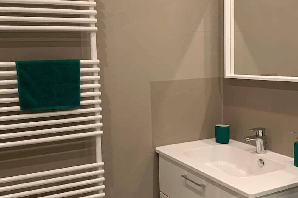 Modern, familienfreundlich & zentral: Ferienwohnung mit Garten in Burhave in Burhave, Butjadingen