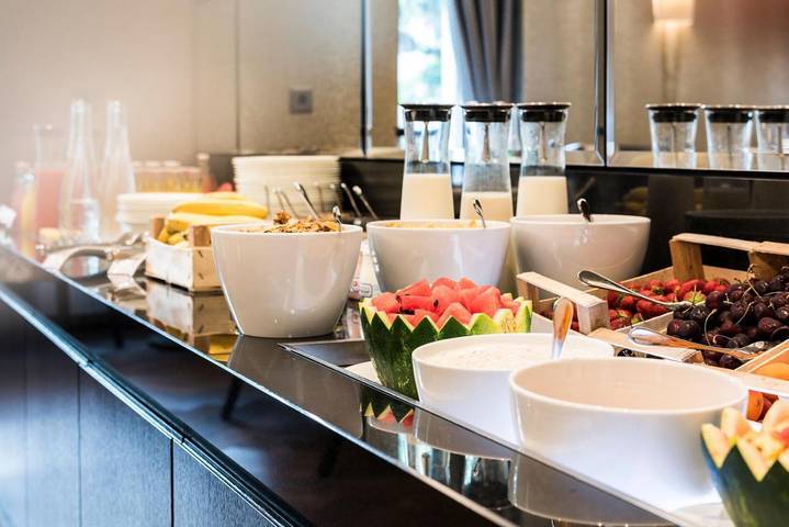 Hôtel pour 2 personnes, avec piscine et jardin ainsi que jacuzzi et sauna, animaux acceptés à Lausanne - 2