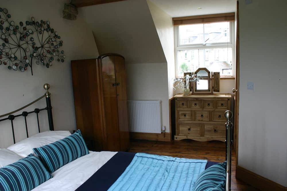 Bakewell  Stone Cottage/Sleeps 4/Log Burning Stove/Parking /2 Bathrooms/ Wifi in Bakewell, Derbyshire