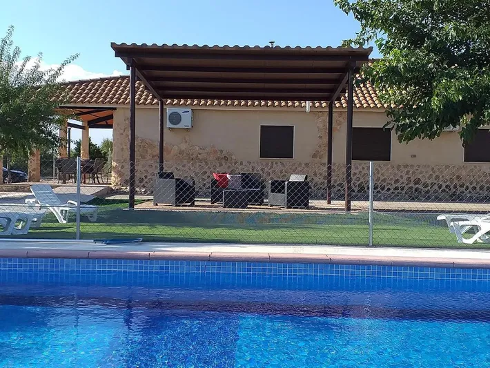 Casa rural para 9 personas, con jardín además de piscina y vistas - 1