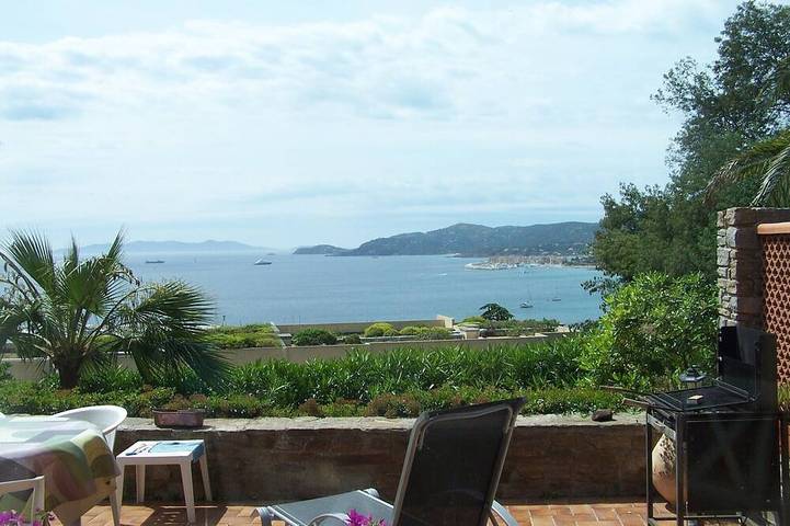 Villa pour 6 personnes, avec balcon, animaux acceptés dans Le Lavandou