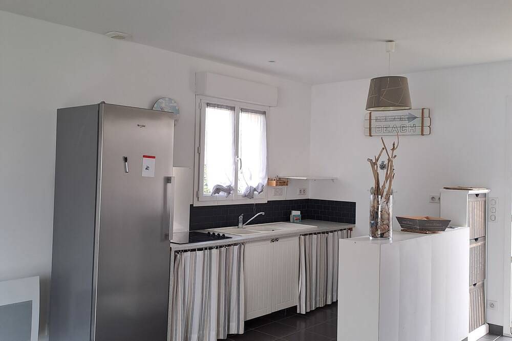 House Marennes town center. 10 minutes from beaches, ideal for family in Marennes, Côte de Beauté