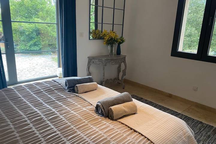 Large Provencal Mas, view, pool, quiet! 2 to 14p,  air-conditioned! in Lorgues, Draguignan region