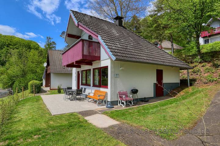 Ferienhaus, freistehend - Seeblick - 6 Personen - gemütlich eingerichtet. in Reimboldshausen, Kirchheim