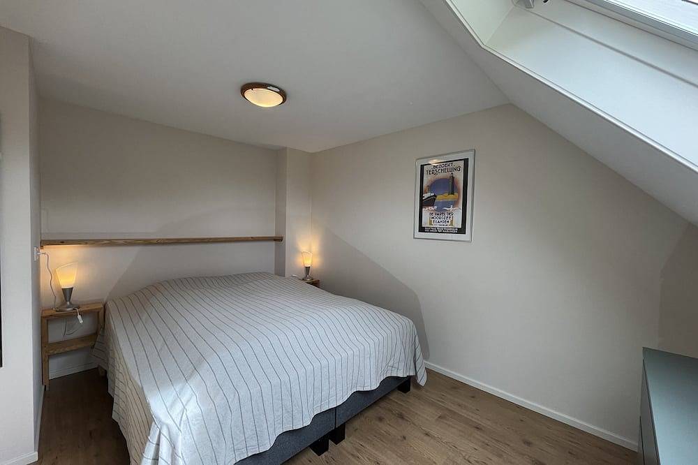 Ganze Wohnung, Kompaktes Apartment mit sonniger Terrasse, Toilette im Schlafzimmergeschoss. in Westfriesische Inseln