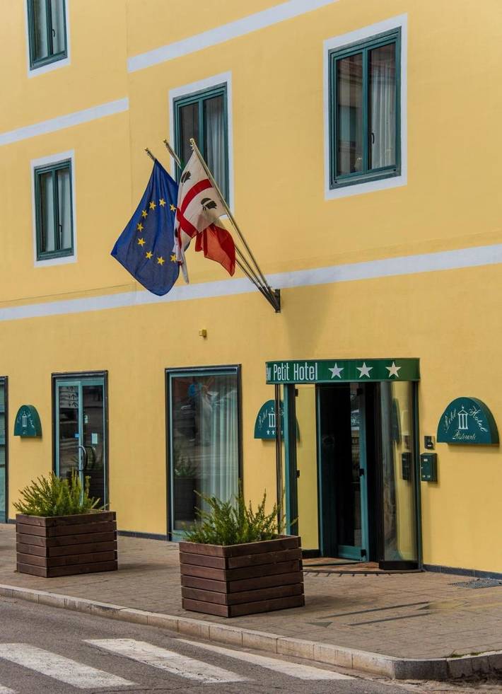 Hôtel pour 3 personnes, avec terrasse à Tempio Pausania - 2