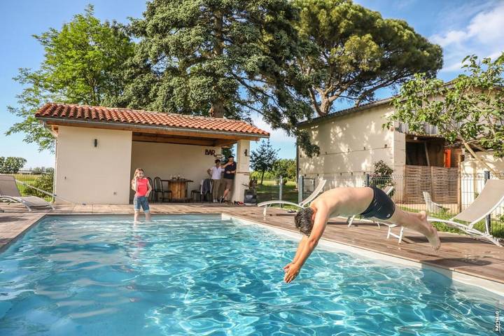Maison de vacances pour 8 personnes, avec Terrasse et Jardin ainsi que Piscine et Vue à Gaillac