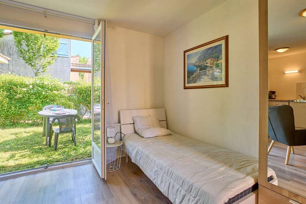 Apartamento entero, Estudio moderno con terraza y wifi in Cazaubon, Gers