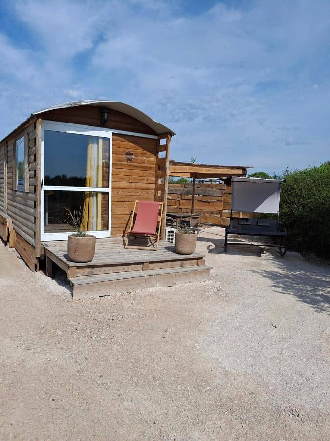 Tente pour 4 personnes, avec vue et jardin, animaux acceptés