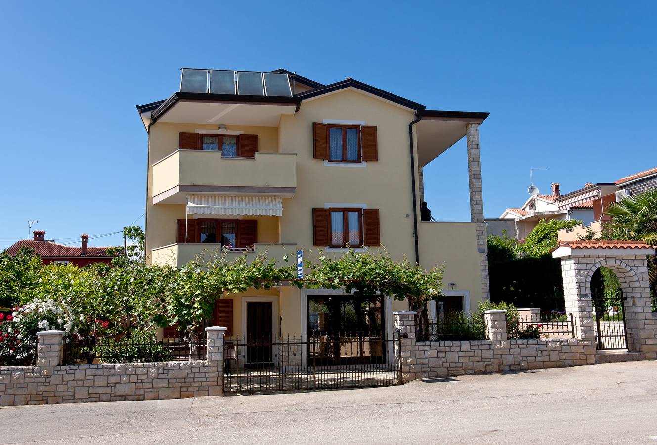 Ganze Wohnung, 2-Zimmer-Ferienwohnung mit Terrasse Novigrad A-7108-b in Novigrad, Umag und Umgebung