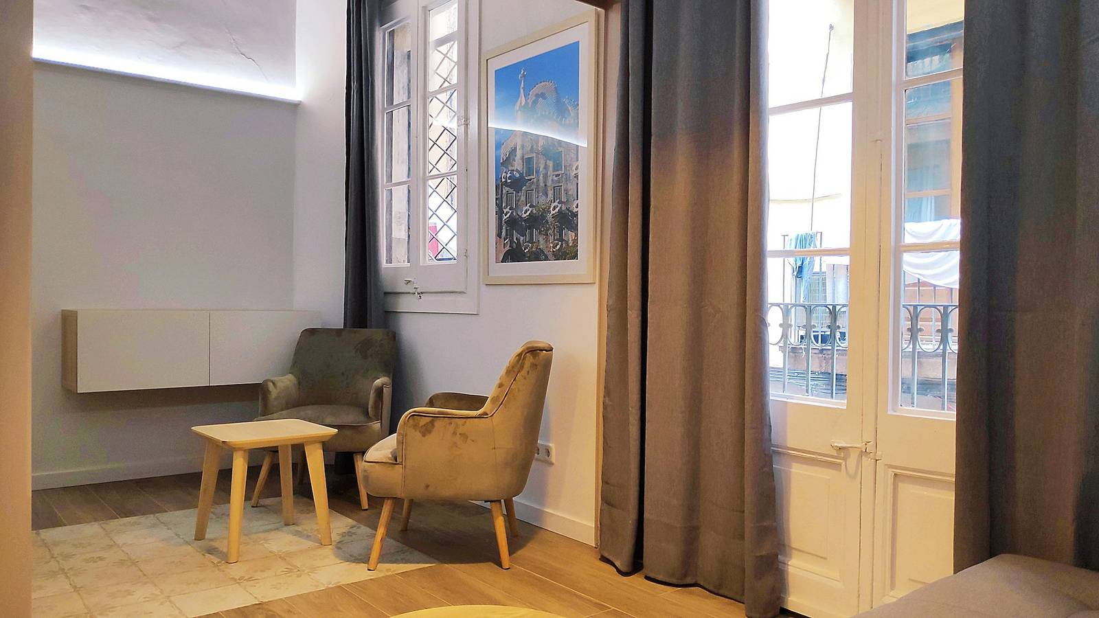 Appartement entier, Sant Antoni 3 -Downtown Barcelona. Ideally located in Barcelona Centre, Barcelone
